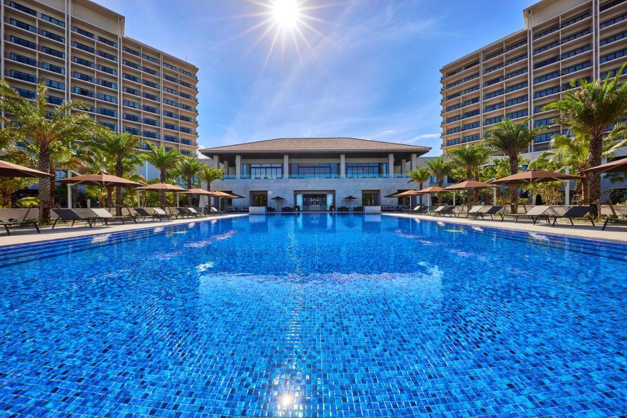 Ryukyu Hotel & Resort Nashiro Beach Itoman Exterior photo The swimming pool at the hotel