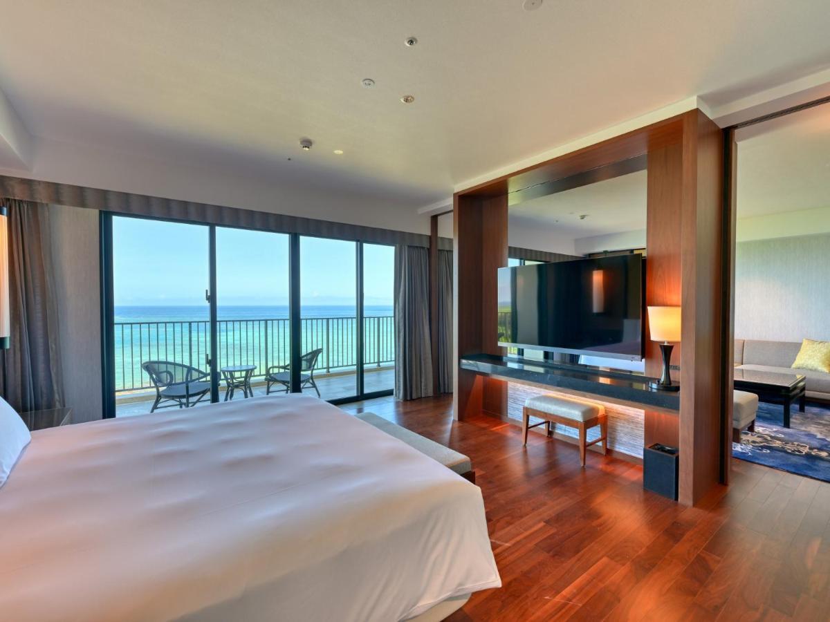 Ryukyu Hotel & Resort Nashiro Beach Itoman Exterior photo A bedroom at the hotel