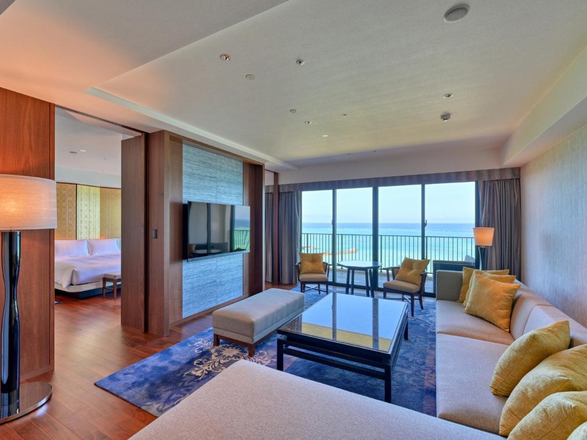 Ryukyu Hotel & Resort Nashiro Beach Itoman Exterior photo A suite at the hotel