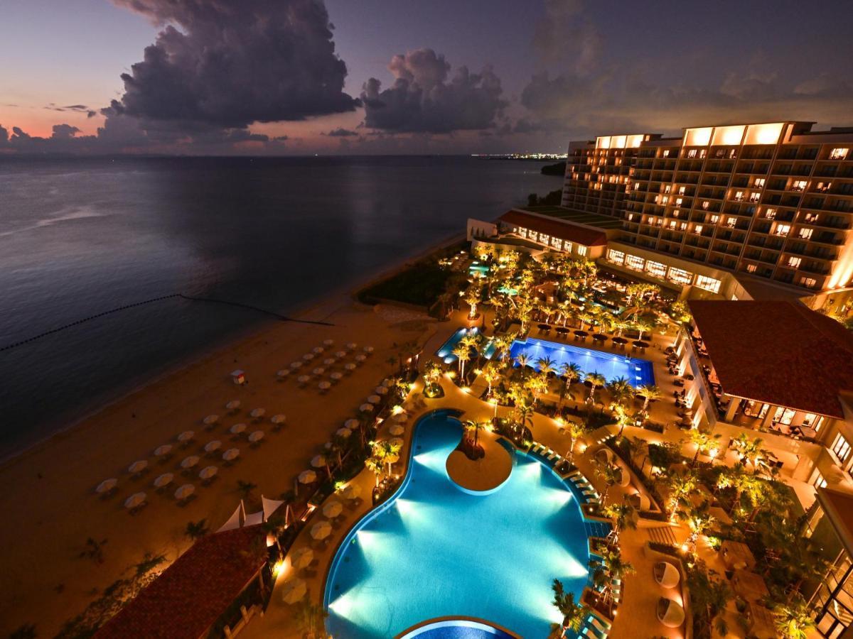 Ryukyu Hotel & Resort Nashiro Beach Itoman Exterior photo The resort at night